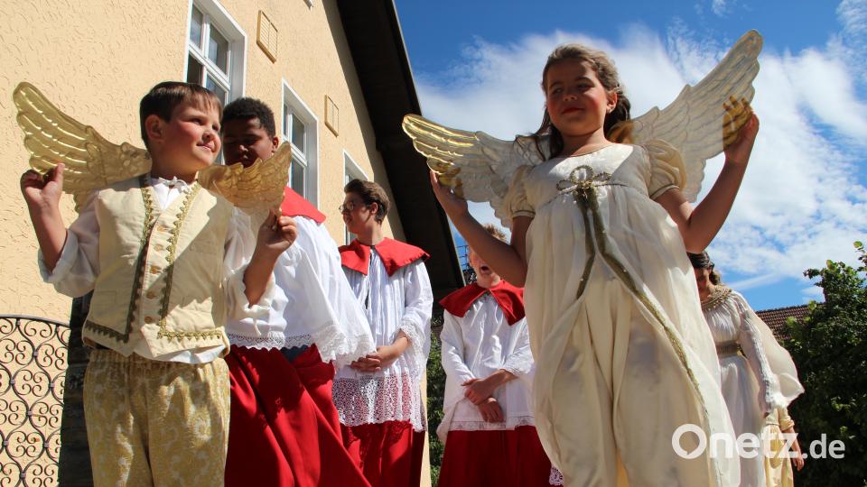 Die himmlischen Heere machen sich bereit. Uli Piehler