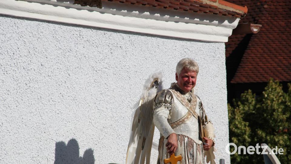 Erzengel Michael, alias Norbert Altmann, mit dem Feuerschwert. Uli Piehler