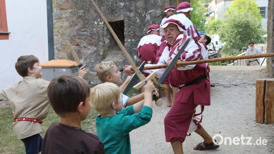 Mittelalterlicher Markt in Nabburg: Zehntausende zogen am Wochenende zurück ins Mittelalter bei idealen Wetterbedingungen. Götz, Gerhard