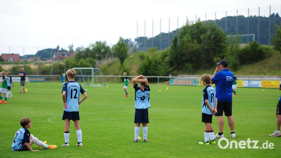 Die kleinen Kicker zeigten ihr Können im Turnier. brü