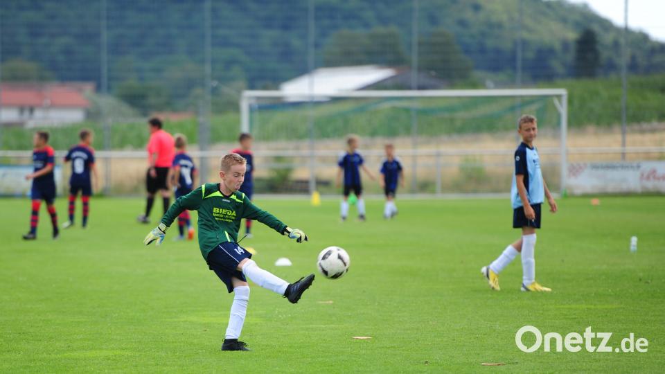 Die kleinen Kicker zeigten ihr Können im Turnier. brü
