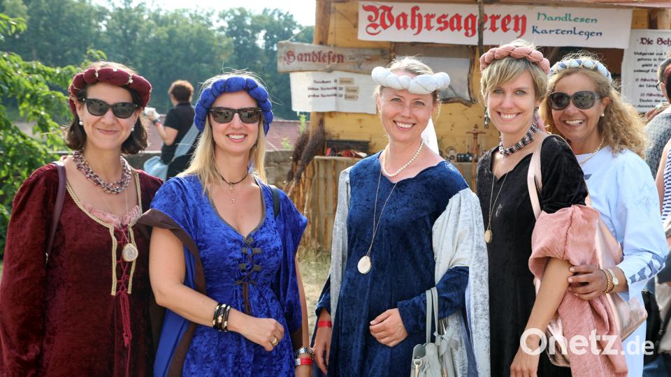 Mittelalterlicher Markt in Nabburg: Zehntausende zogen am Wochenende zurück ins Mittelalter bei idealen Wetterbedingungen. Götz, Gerhard