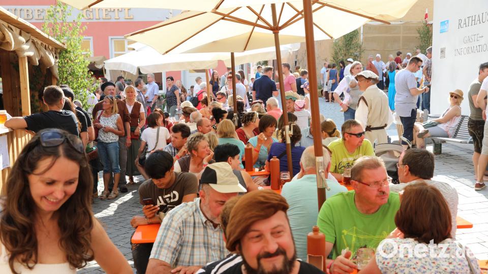 Mittelalterlicher Markt in Nabburg: Zehntausende zogen am Wochenende zurück ins Mittelalter bei idealen Wetterbedingungen. Götz, Gerhard