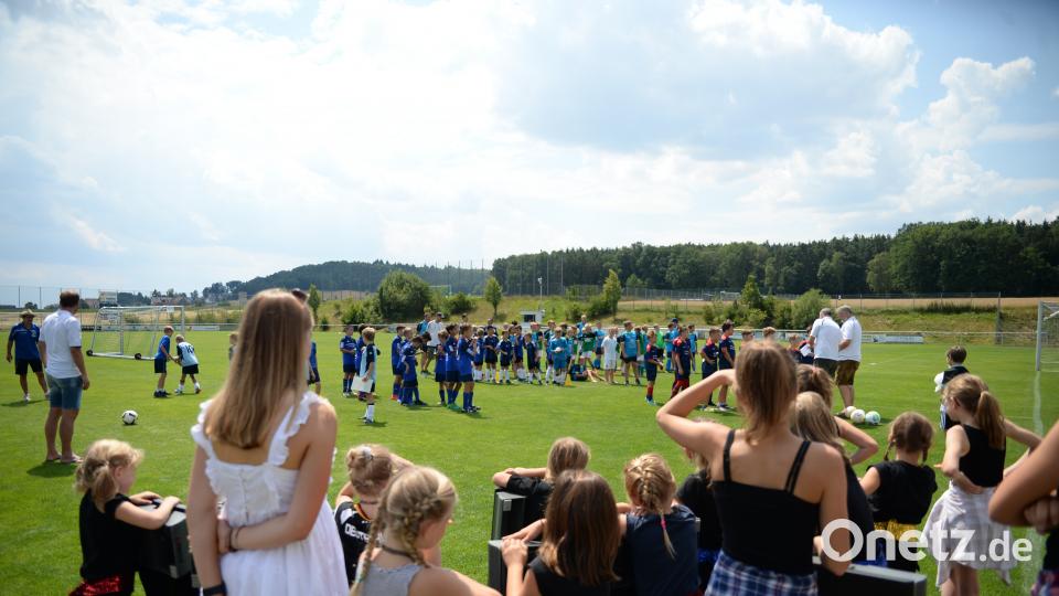 Interessierte Blicke. brü