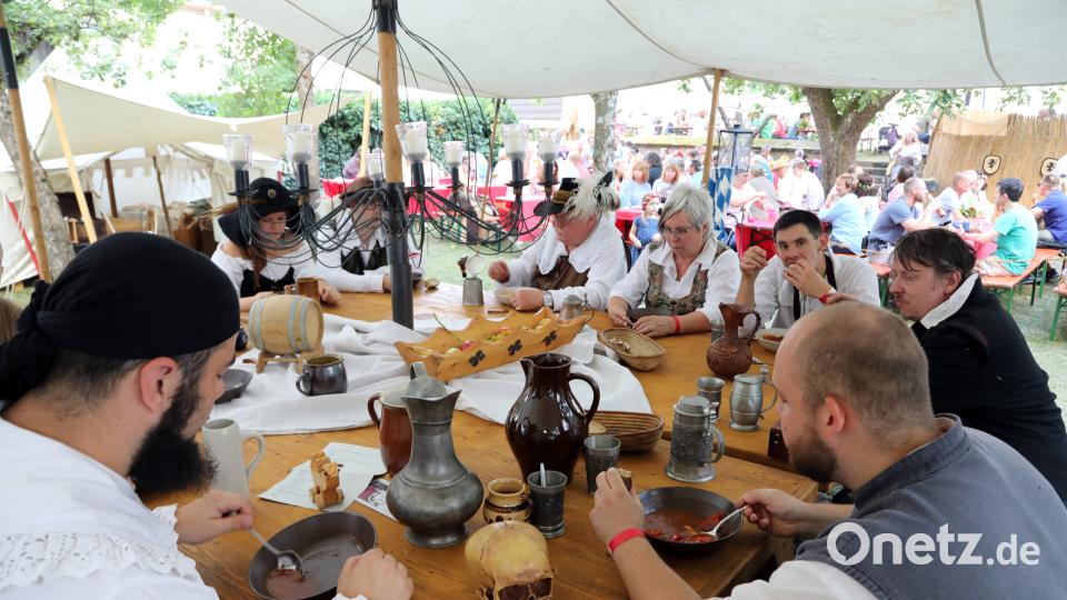Mittelalterlicher Markt in Nabburg: Zehntausende zogen am Wochenende zurück ins Mittelalter bei idealen Wetterbedingungen. Götz, Gerhard