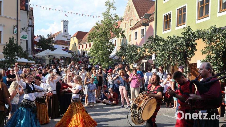 Mittelalterlicher Markt in Nabburg: Zehntausende zogen am Wochenende zurück ins Mittelalter bei idealen Wetterbedingungen. Götz, Gerhard