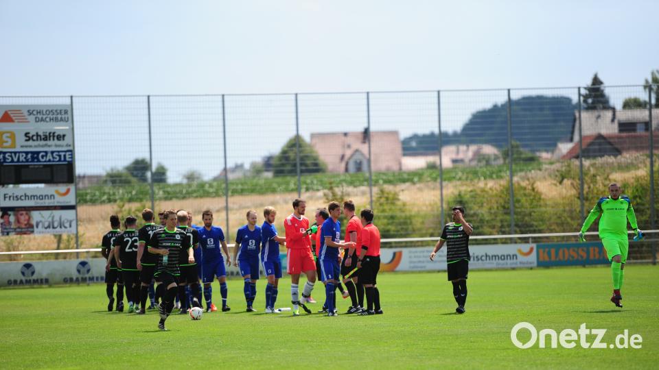 Auftakt zum Testspiel der 1. Mannschaft des SVR. brü