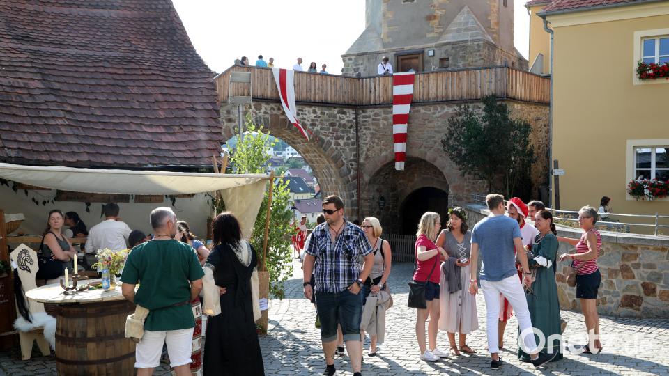 Mittelalterlicher Markt in Nabburg: Zehntausende zogen am Wochenende zurück ins Mittelalter bei idealen Wetterbedingungen. Götz, Gerhard
