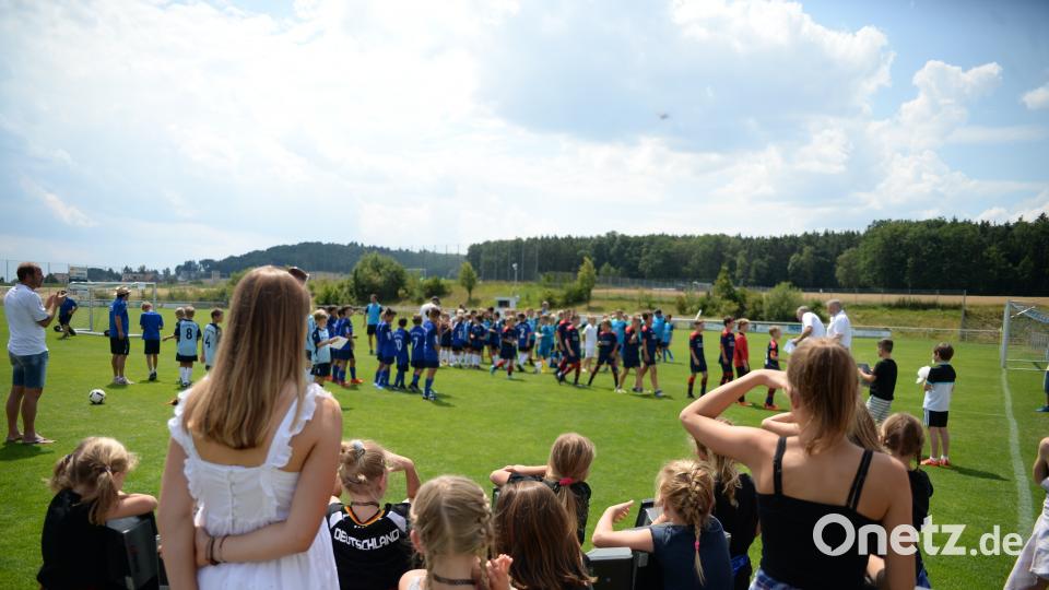 Interessierte Blicke. brü