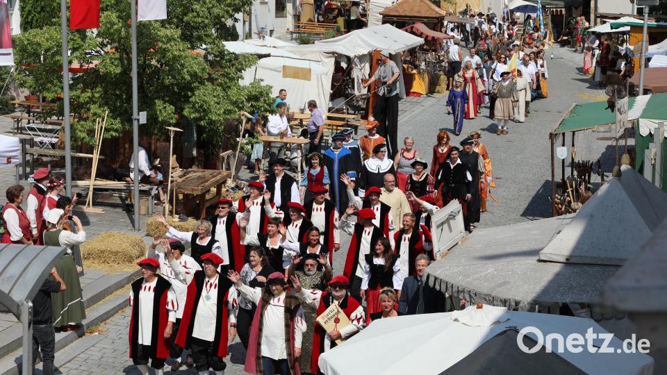 Mittelalterlicher Markt in Nabburg: Zehntausende zogen am Wochenende zurück ins Mittelalter bei idealen Wetterbedingungen. Götz, Gerhard