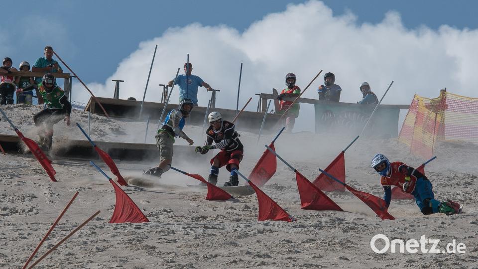 Es geht eng zu im Boardercross. chl