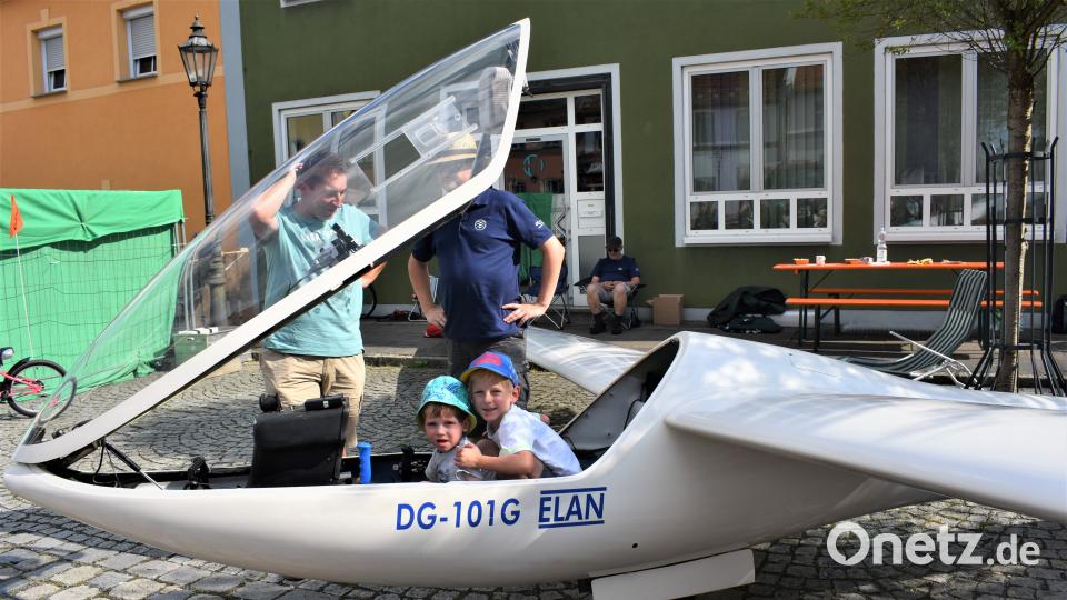 Einmal im Segelflieger sitzen macht Kinder glücklich. rgr