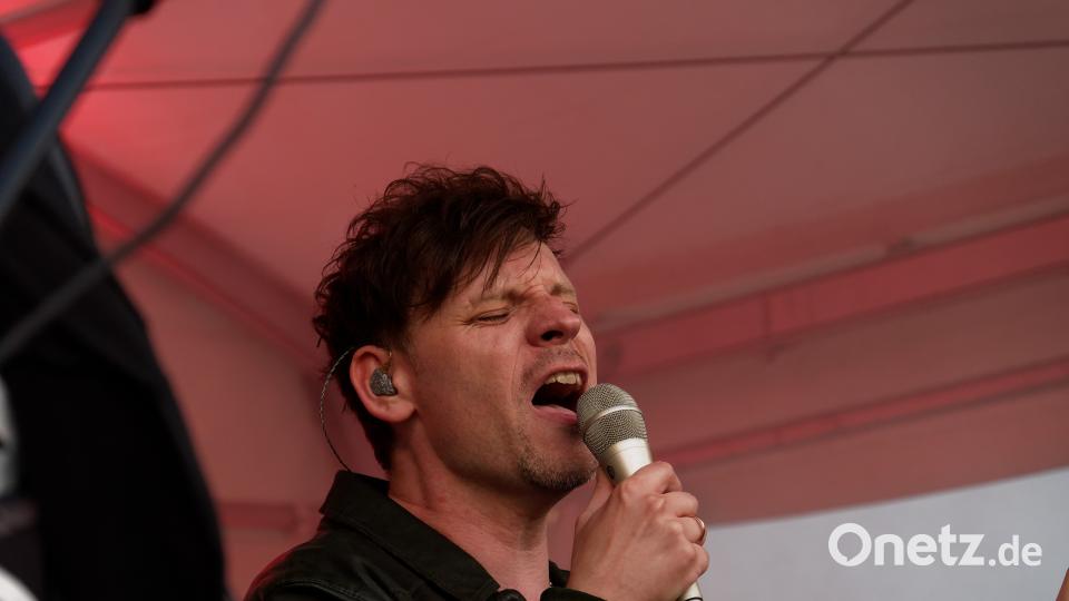 Markus Engelstaedter und Band spielen &quot;The Magic of Queen) in Waldsassen tr