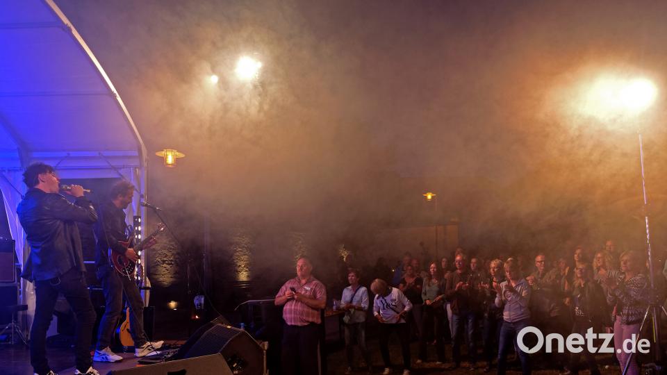 Markus Engelstaedter und Band spielen &quot;The Magic of Queen&quot; in Waldsassen tr