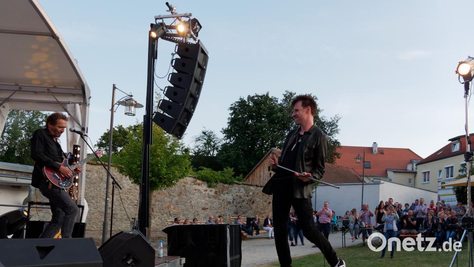 Markus Engelstaedter und Band spielen &quot;The Magic of Queen) in Waldsassen tr