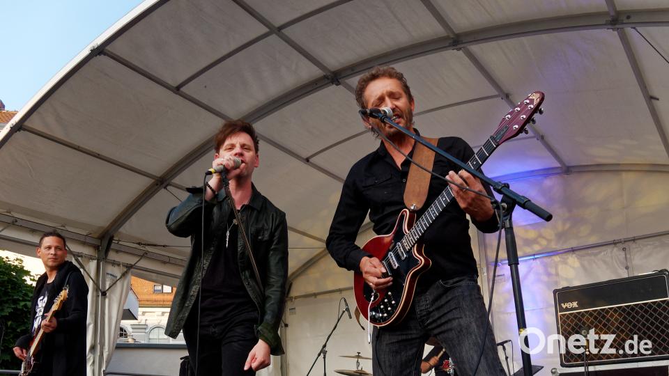 Markus Engelstaedter und Band spielen &quot;The Magic of Queen) in Waldsassen tr