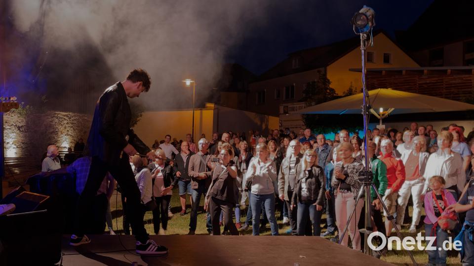 Markus Engelstaedter und Band spielen &quot;The Magic of Queen&quot; in Waldsassen tr