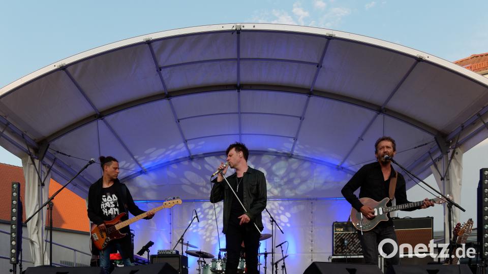 Markus Engelstaedter und Band spielen &quot;The Magic of Queen) in Waldsassen tr