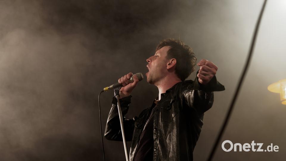 Marcus Engelstädter und Band spielen &quot;The Magic of Queen) in Waldsassen tr