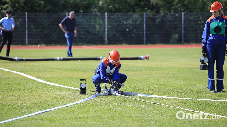 Nachdem alle Schläuche ausgerollt wurden, muss der Verteiler aufgedreht werden. egl