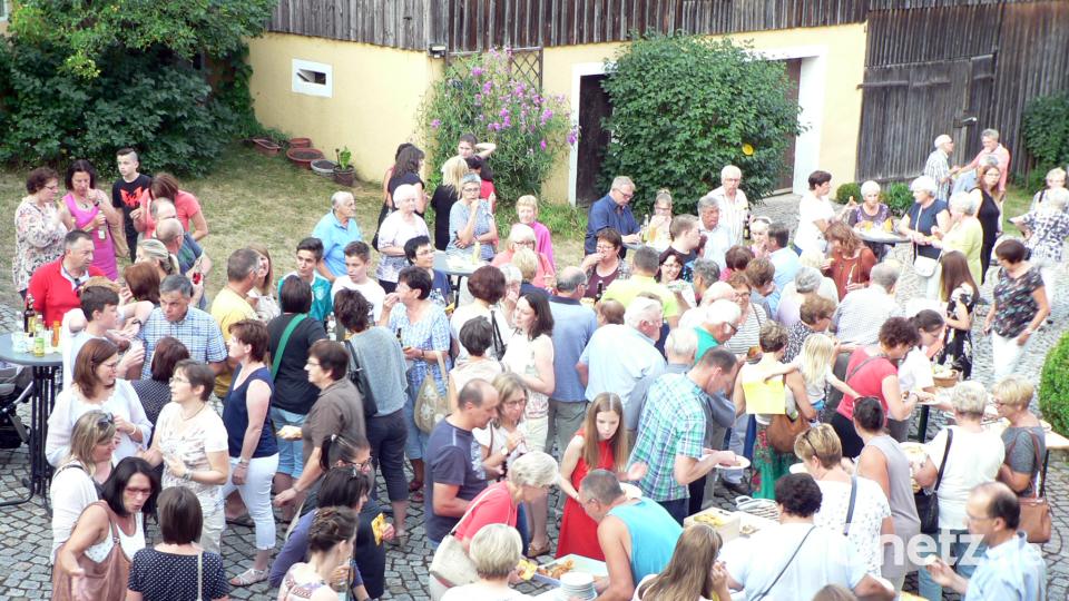 Während der Pause gab es gekühlte Getränke und jede Menge Häppchen lep