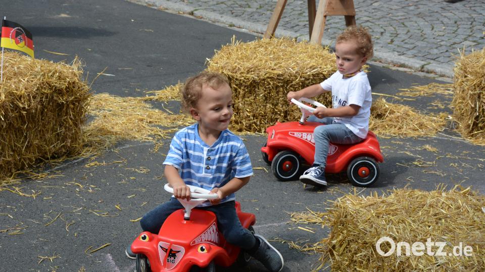 Spiel und Spaß bei der Feuerwehr. jr