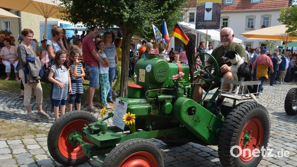 Vladislav Migula aus Kleinbüchlberg durfte beim Bulldogtreffen nicht fehlen. jr