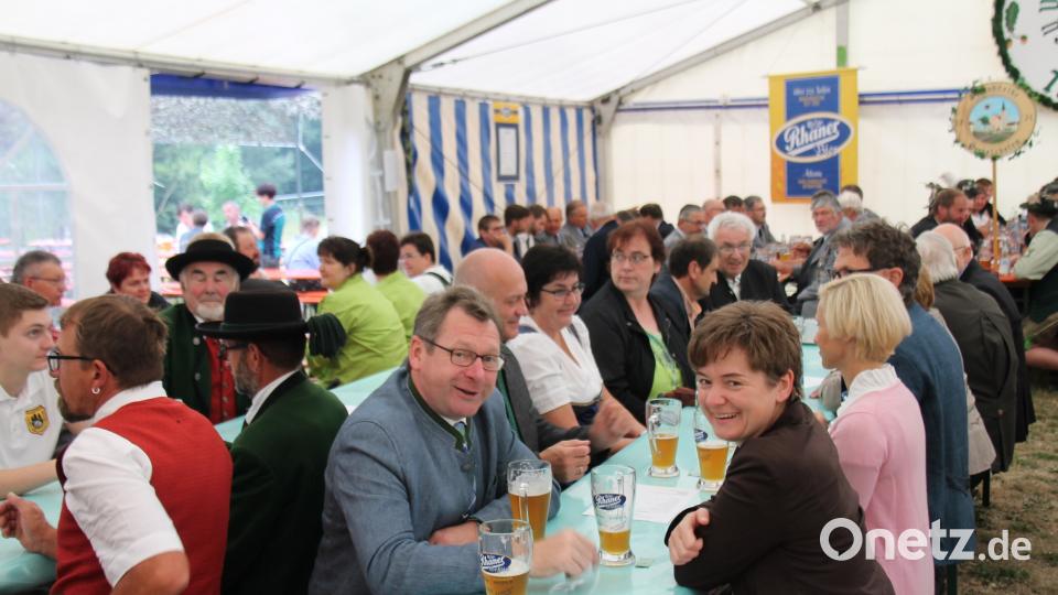 Die Ehrengäste fühlten sich wohl im Kreise der Schützenfamilie. dl