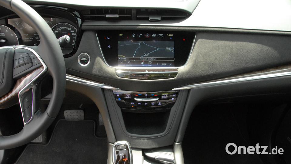 Leder und Alcantara mit Blenden aus Karbon im Cadillac XT 5. Michael Ascherl