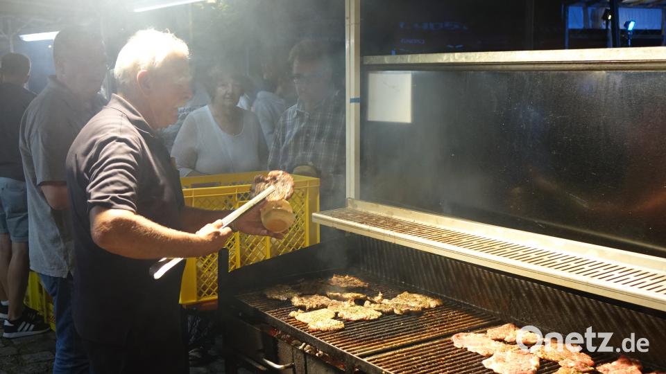 Für Verpflegung war gesorgt beim Bürgerfest in Schönsee mmj