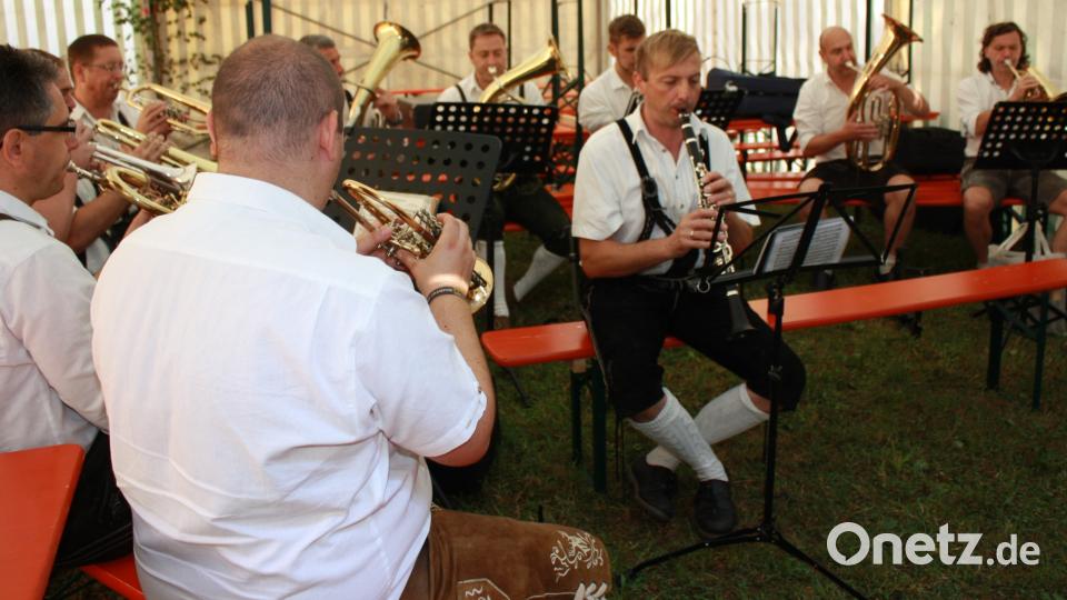 Die Thanhauser Musikgruppe bei der musikalischen Gestaltung des Gottesdienstes. lk