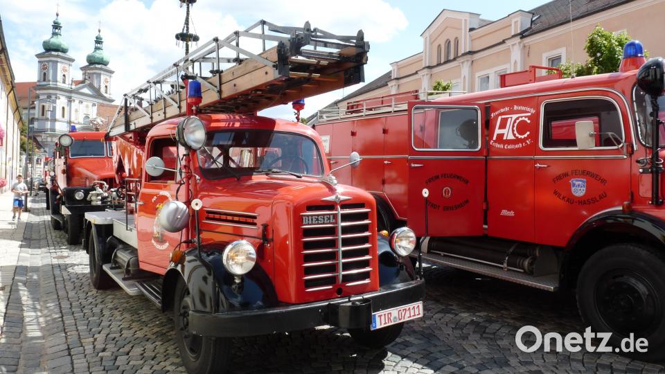 Das Treffen historischer Feuerwehrfahrzeuge war mal wieder der Höhepunkt beim Sommerfest der Waldsassener Wehr. flm