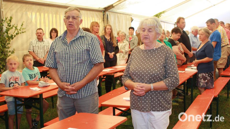 Gläubige bei der Mitfeier des Gottesdienstes. lk