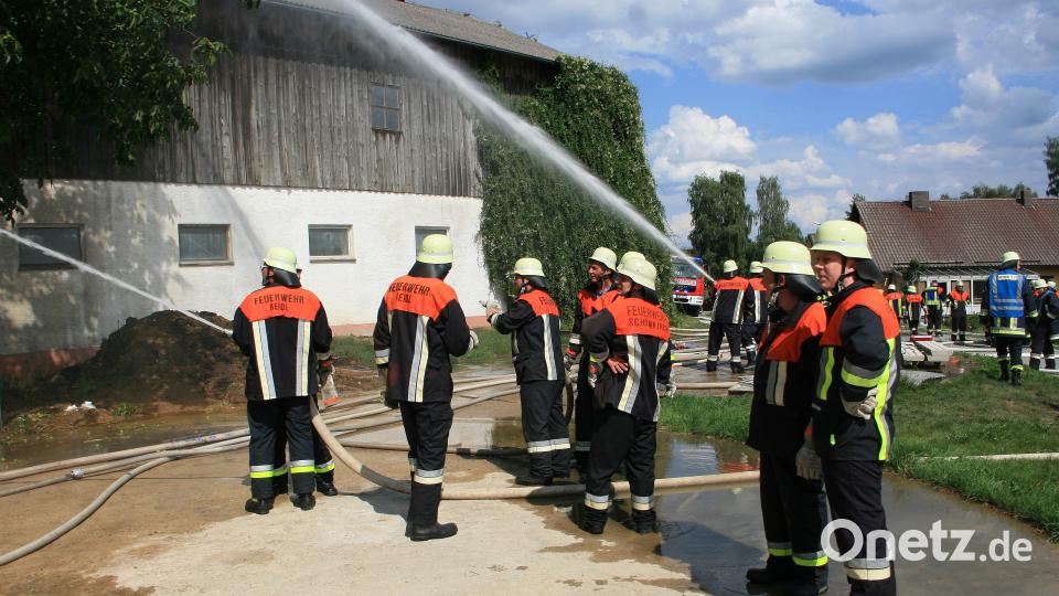 In Leichau ist am Sonntagnachmittag eine Lagerhalle eines Landwirts komplett abgebrannt. wro