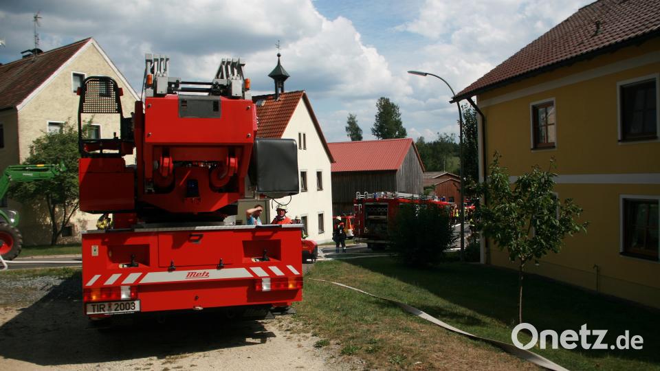 In Leichau ist am Sonntagnachmittag eine Lagerhalle eines Landwirts komplett abgebrannt. wro