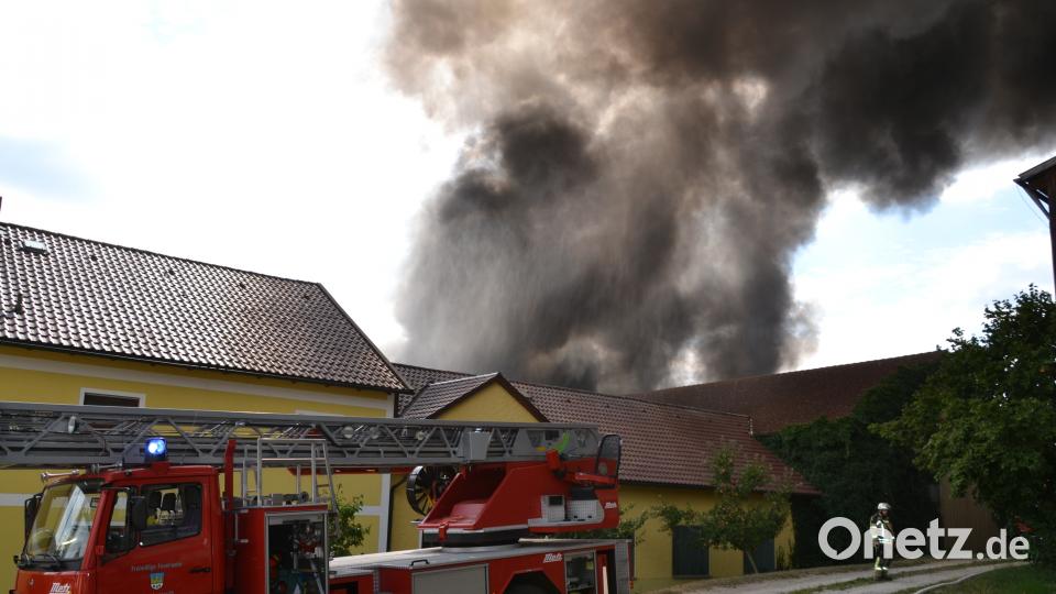 In Leichau ist am Sonntagnachmittag eine Lagerhalle eines Landwirts komplett abgebrannt. rti