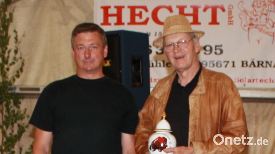 Für die weiteste Anreise gabe es einen Pokal für Teilnehmer Roland Henke aus Selb. lk