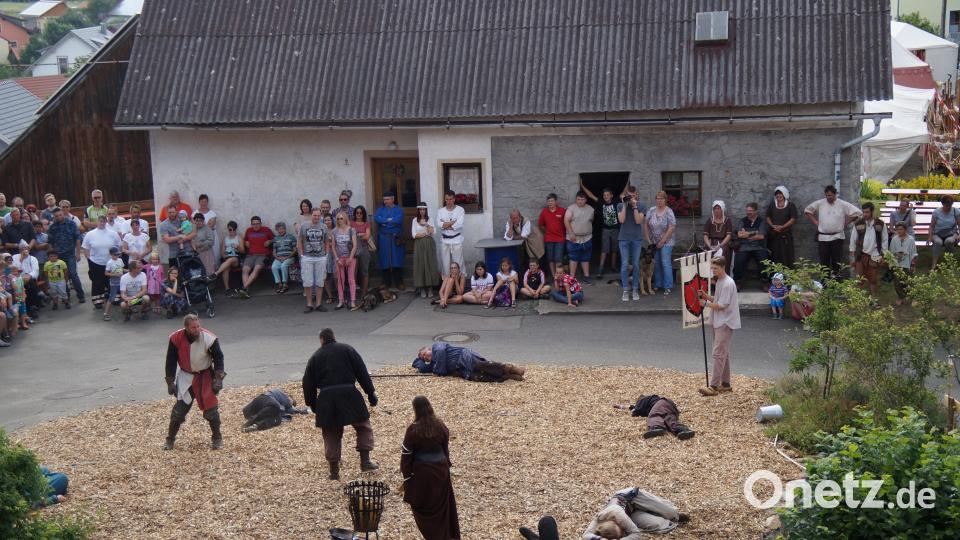 Die „Schwertbrecher“ begeisterten mit ihren Vorführungen. Rainer Köppl