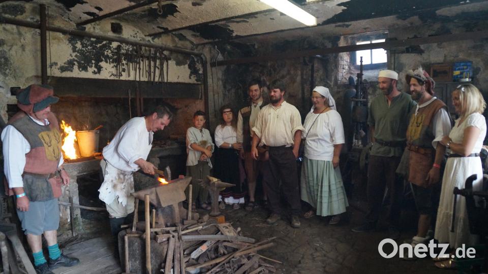 Schmied Alois Sturm zeigte in der alten Schmiede im Anwesen Babl traditionelle Handwerkskunst. Rainer Köppl