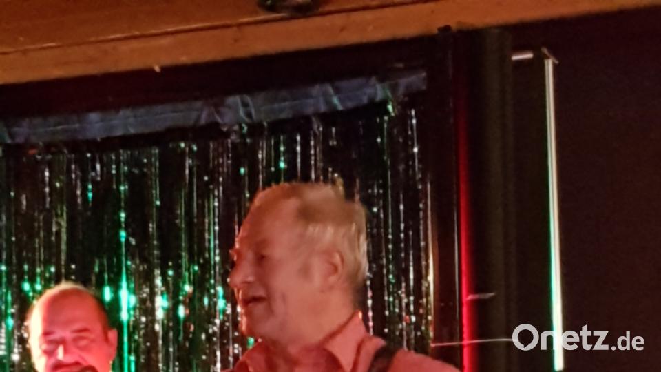 Der Jubilar bei seiner Begrüßungsrede hme