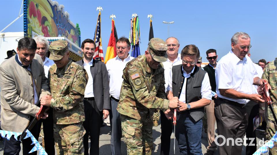 Eröffnung des 60. Deutsch-Amerikanischen Volksfestes in Grafenwöhr rgr