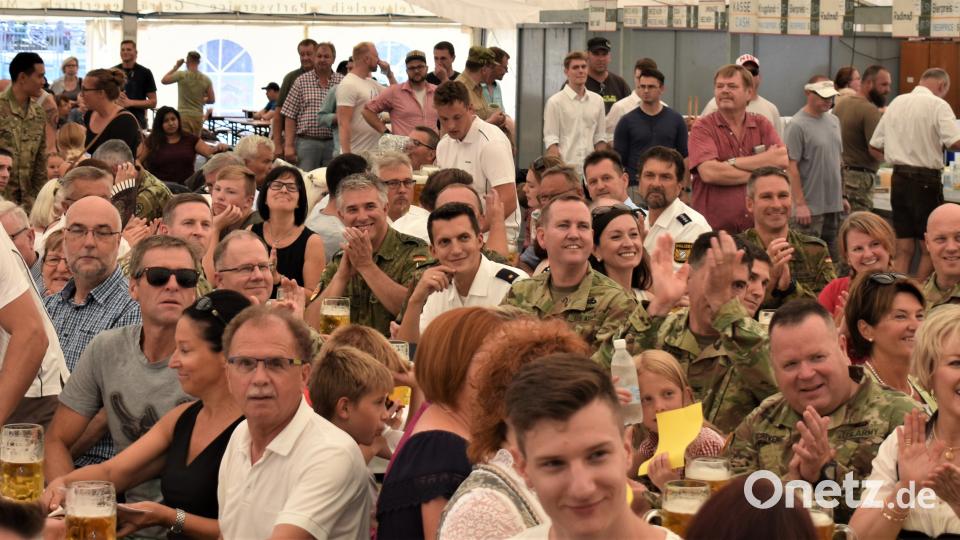 Eröffnung des 60. Deutsch-Amerikanischen Volksfestes in Grafenwöhr rgr