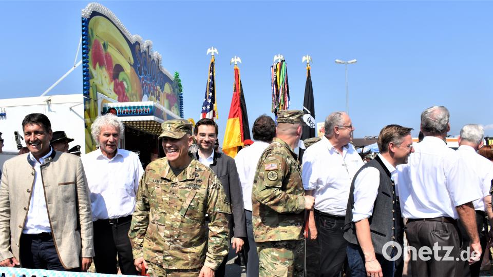 Eröffnung des 60. Deutsch-Amerikanischen Volksfestes in Grafenwöhr rgr