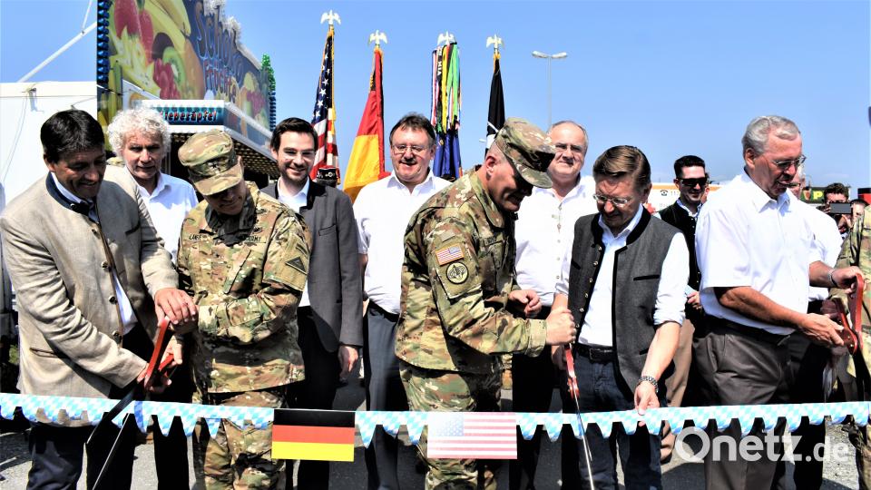 Eröffnung des 60. Deutsch-Amerikanischen Volksfestes in Grafenwöhr rgr