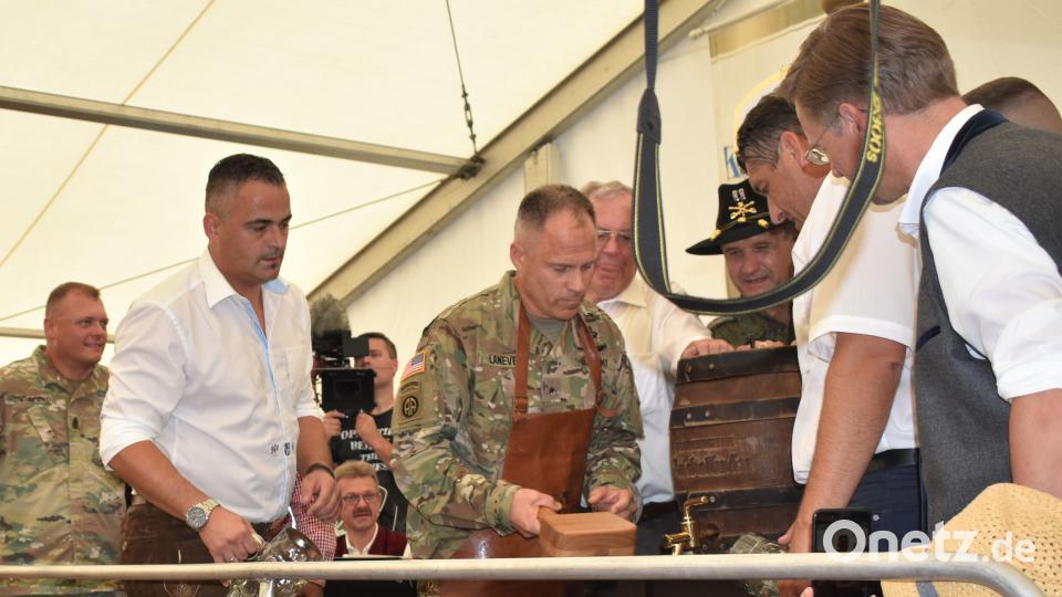 Eröffnung des 60. Deutsch-Amerikanischen Volksfestes in Grafenwöhr rgr