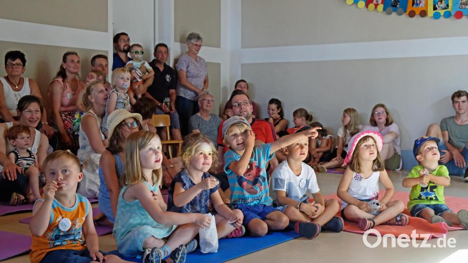 Beim Kasperltheater twi