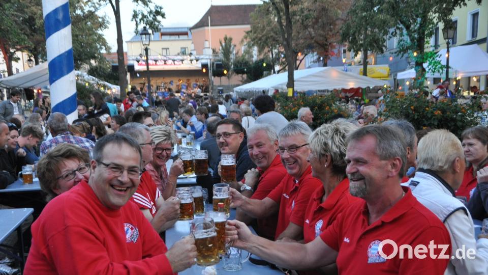 Die Fanclubmitglieder des FC-Bayern fühlten sich bei der Spielvereinigung sichtlich wohl. dob