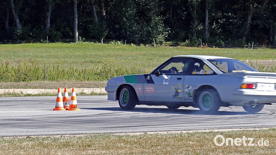 Automobilslalom des AC Nittenau am Sonntag, 12. August, auf dem Flugplatz Bruck ch