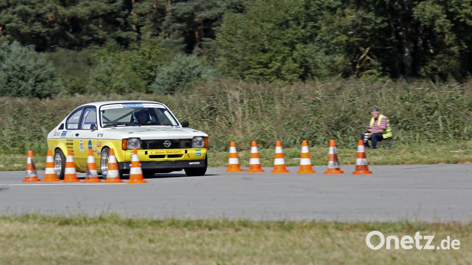 Der Lokalmatador war nicht zu schlagen. Robert Stangl holte auf seinem Kadett C Coupe beim Automobilslalom des AC Nittenau den Gesamtsieg. Sein Vorsprung nach zwei Läufen betrug 28 Hundertstel Sekunden. Hösamer