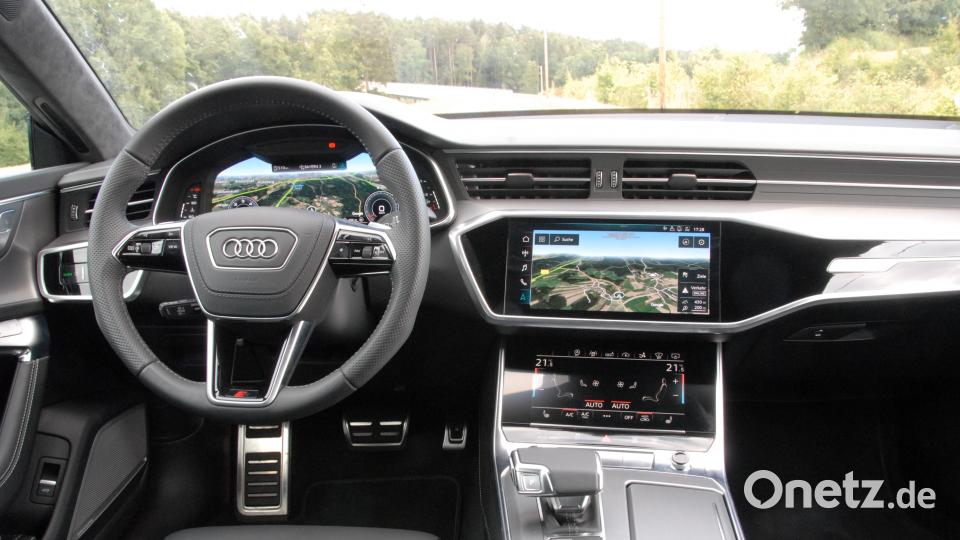 So fährt der Star-Designer zur Arbeit: Perfekt gestyltes Interieur im Luxus-Coupé. Michael Ascherl